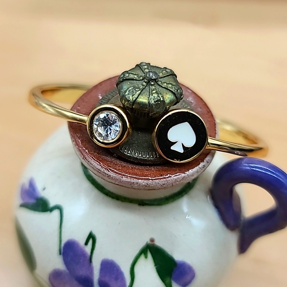 Kate Spade "SPOT THE SPADE โ ๏ธ " Gold Hinged Bangle w Inset Swarovski Crystal! - Picture 7 of 13